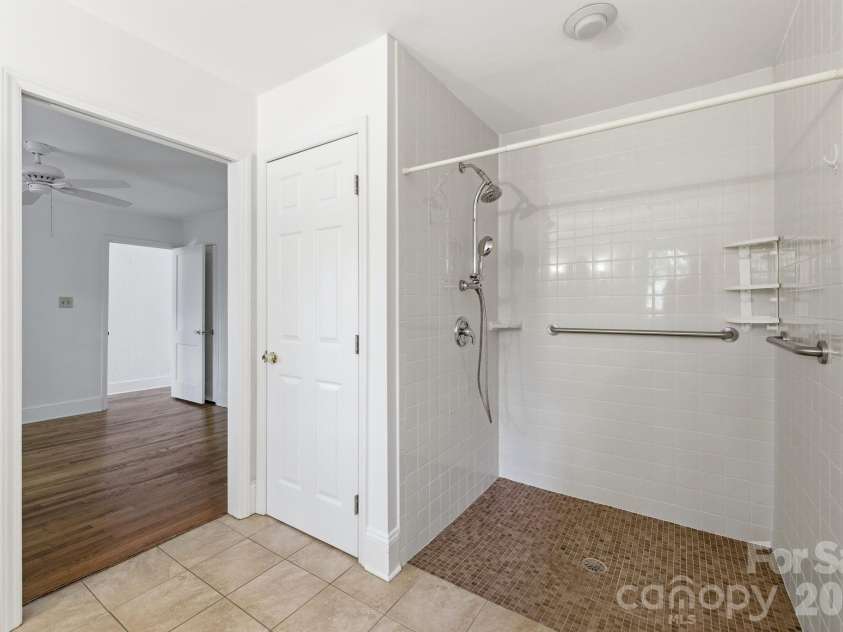 1408 Seneca Place, Charlotte, NC 28209.  MLS# CAR4369394, YatesRealty ID 19134. 