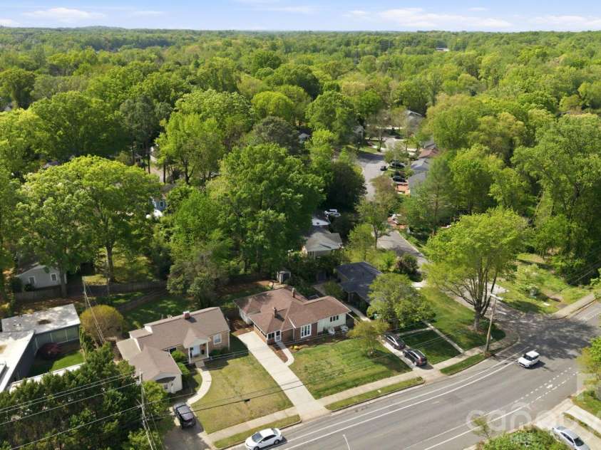 1408 Seneca Place, Charlotte, NC 28209.  MLS# CAR4369394, YatesRealty ID 19134. 