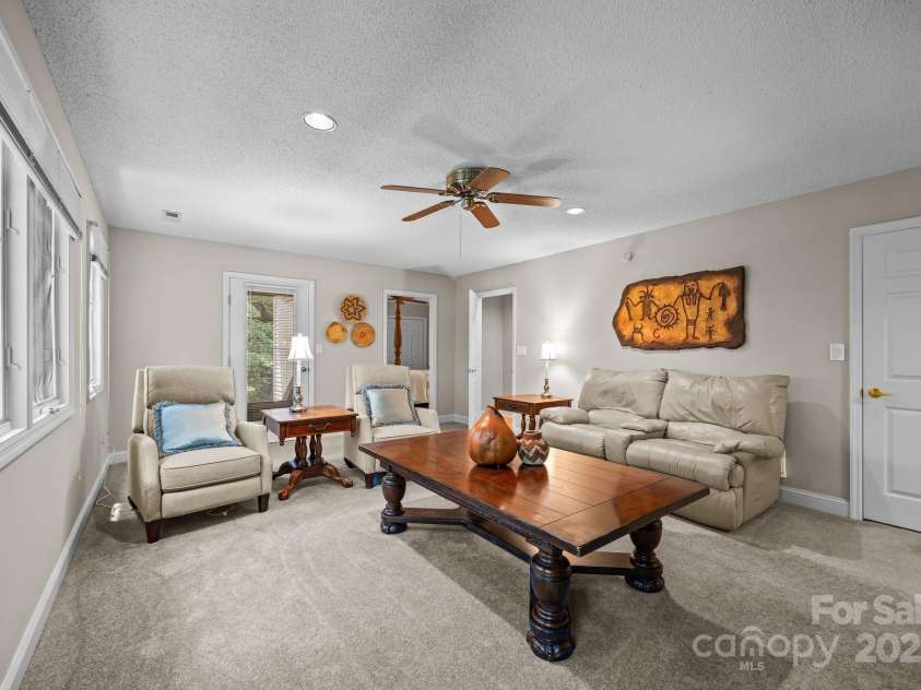 123 Carriage Walk Lane, Hendersonville, NC 28791.  MLS# CAR4268110, YatesRealty ID 19135. 