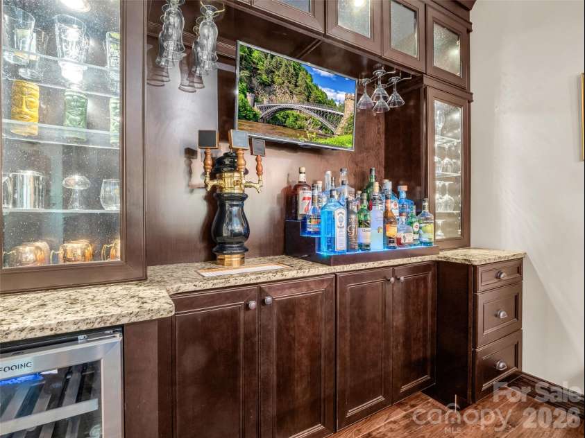 174 Rock Ridge, Lake Lure, NC 28746.  MLS# CAR4371257, YatesRealty ID 19135. 
