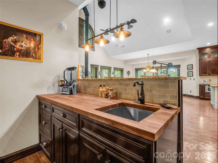 174 Rock Ridge, Lake Lure, NC 28746.  MLS# CAR4371257, YatesRealty ID 19135. 