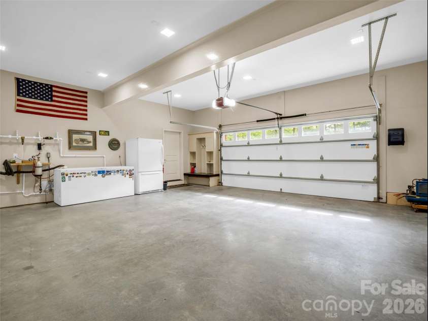 174 Rock Ridge, Lake Lure, NC 28746.  MLS# CAR4371257, YatesRealty ID 19135. 