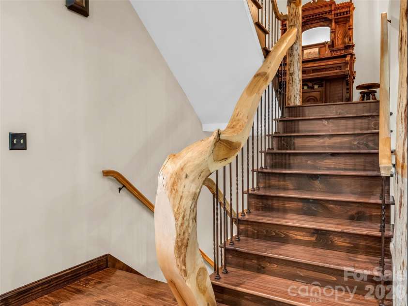174 Rock Ridge, Lake Lure, NC 28746.  MLS# CAR4371257, YatesRealty ID 19135. 