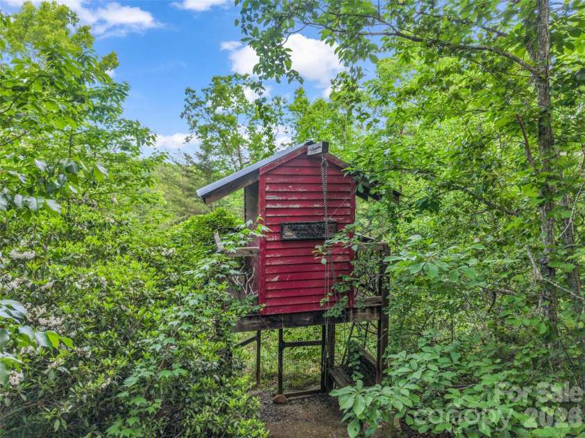 174 Rock Ridge, Lake Lure, NC 28746.  MLS# CAR4371257, YatesRealty ID 19135. 