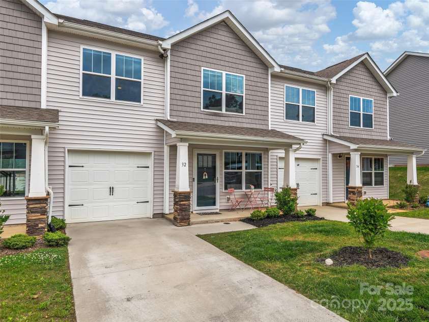 32 Benedict Lane, Weaverville, NC 28787.  MLS# CAR4261458, YatesRealty ID 19136. 