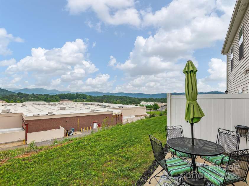 32 Benedict Lane, Weaverville, NC 28787.  MLS# CAR4261458, YatesRealty ID 19136. 