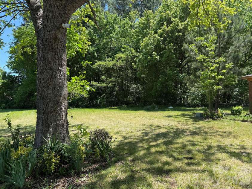 2301 Eva Drive, Concord, NC 28027.  MLS# CAR4372916, YatesRealty ID 19137. 