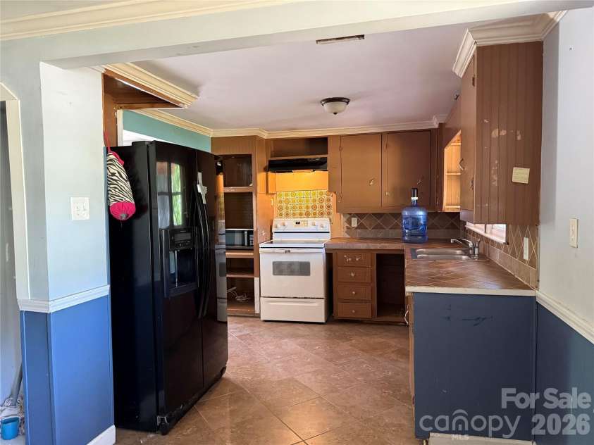 2301 Eva Drive, Concord, NC 28027.  MLS# CAR4372916, YatesRealty ID 19137. 