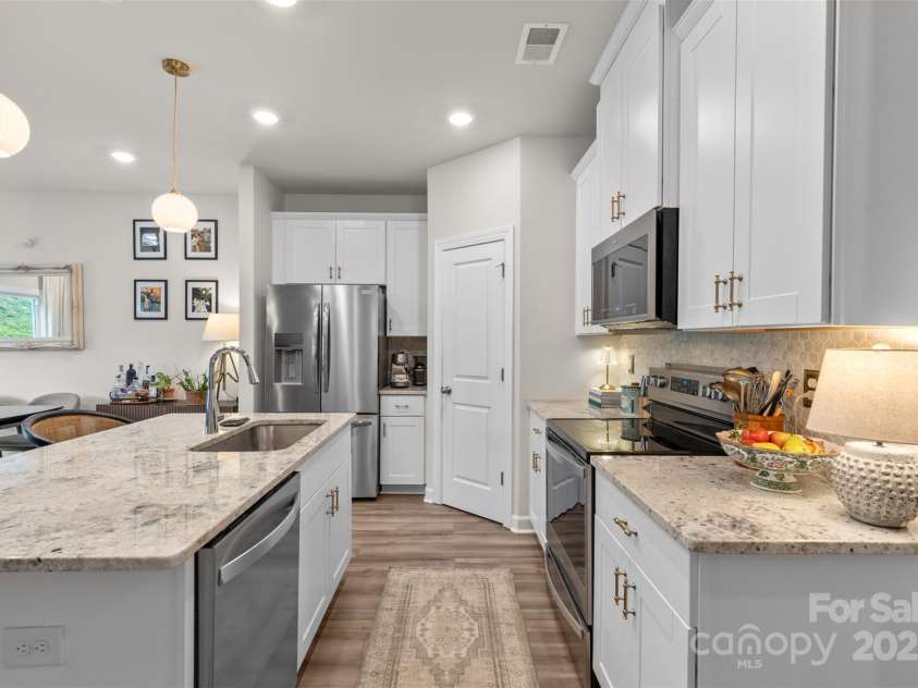 524 Tayberry Lane, Fort Mill, SC 29715.  MLS# CAR4267303, YatesRealty ID 19137. 