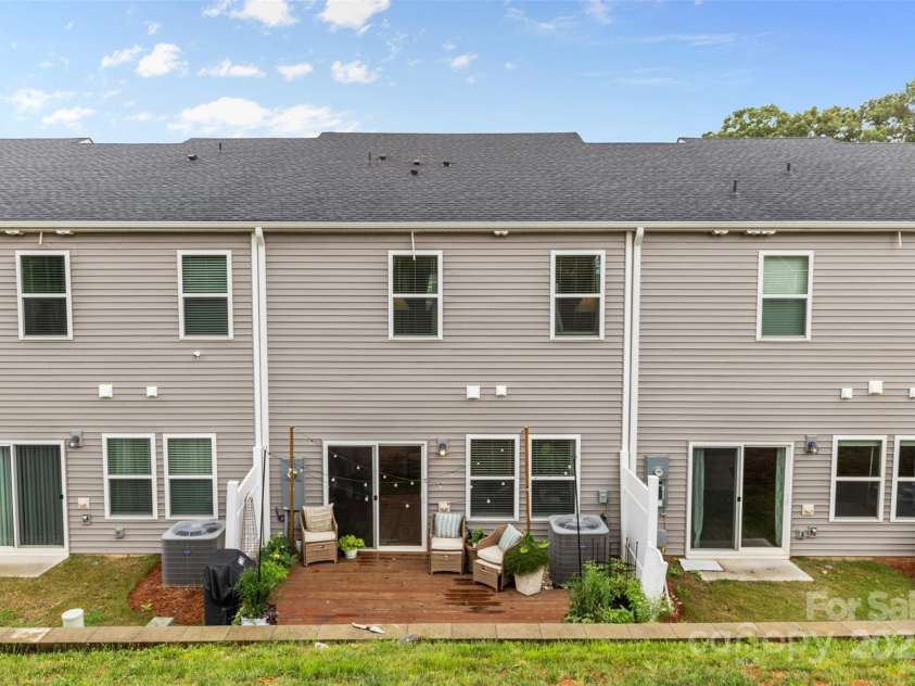 524 Tayberry Lane, Fort Mill, SC 29715.  MLS# CAR4267303, YatesRealty ID 19137. 