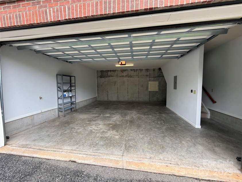129 Steinbeck Way, Mooresville, NC 28117.  MLS# CAR4263974, YatesRealty ID 19139. Garage