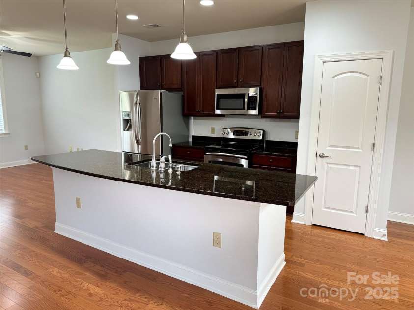 129 Steinbeck Way, Mooresville, NC 28117.  MLS# CAR4263974, YatesRealty ID 19139. Kitchen