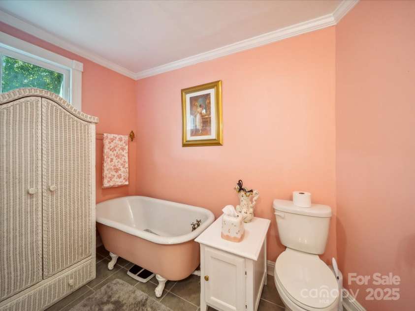 408 Ellis Street, Salisbury, NC 28144.  MLS# CAR4265701, YatesRealty ID 19139. 