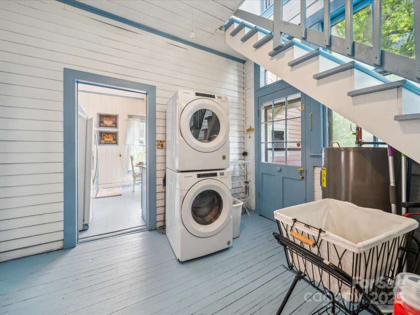 408 Ellis Street, Salisbury, NC 28144.  MLS# CAR4265701, YatesRealty ID 19139. 