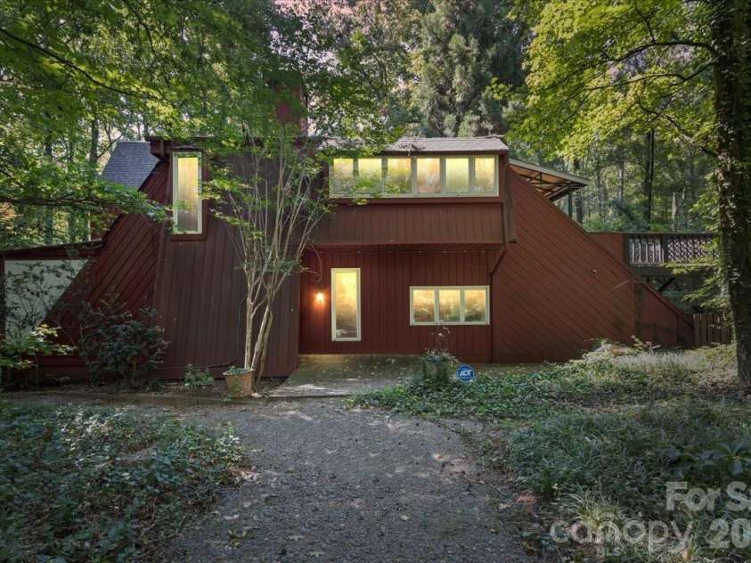 1715 Union Road, Matthews, NC 28104.  MLS# CAR4300417, YatesRealty ID 1914. 