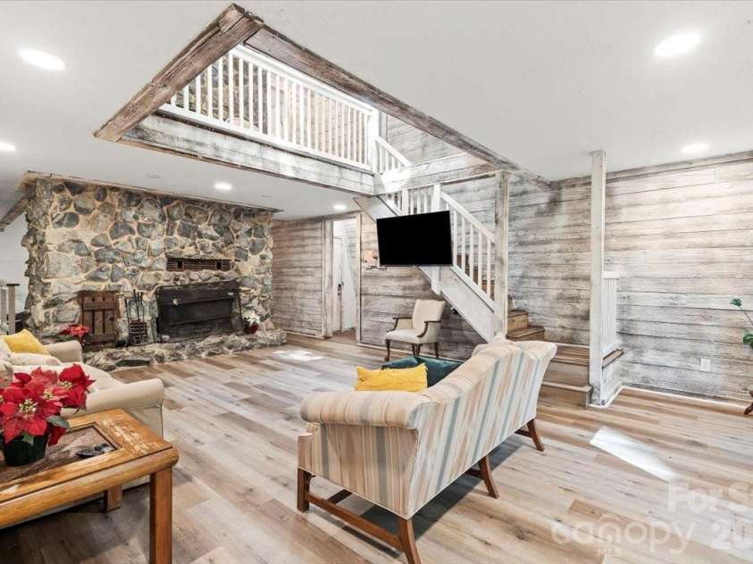 1715 Union Road, Matthews, NC 28104.  MLS# CAR4300417, YatesRealty ID 1914. 