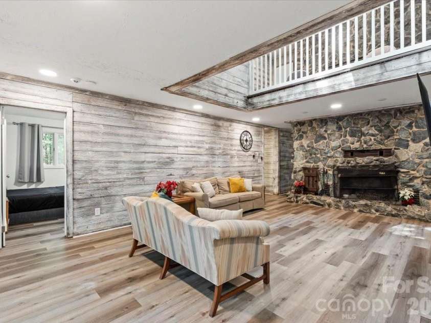 1715 Union Road, Matthews, NC 28104.  MLS# CAR4300417, YatesRealty ID 1914. 