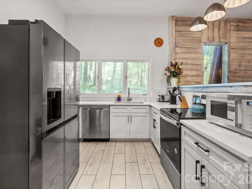 1715 Union Road, Matthews, NC 28104.  MLS# CAR4300417, YatesRealty ID 1914. 