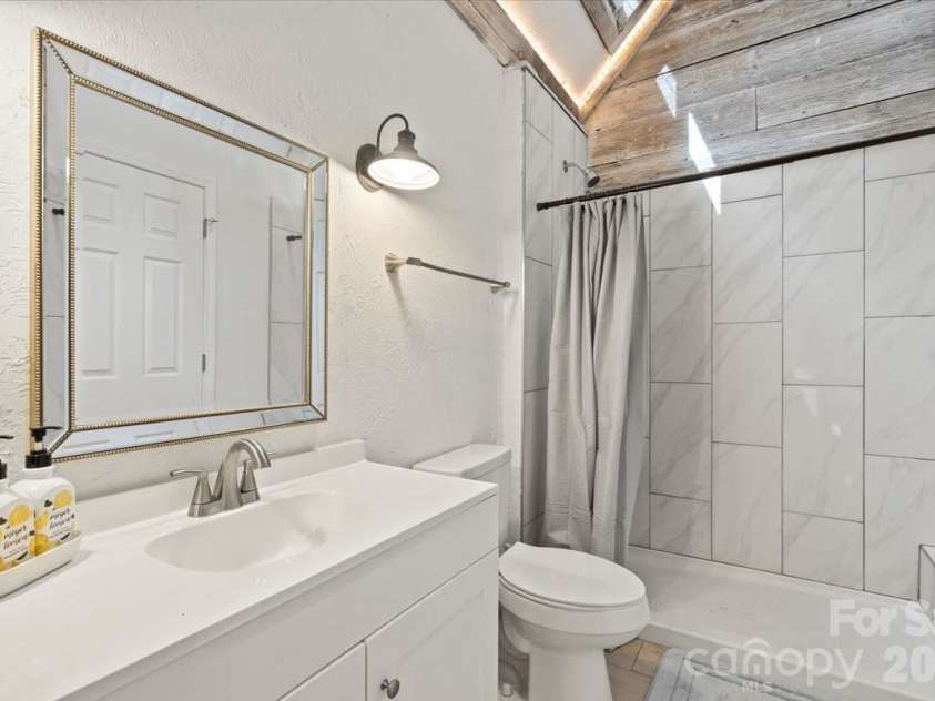 1715 Union Road, Matthews, NC 28104.  MLS# CAR4300417, YatesRealty ID 1914. 