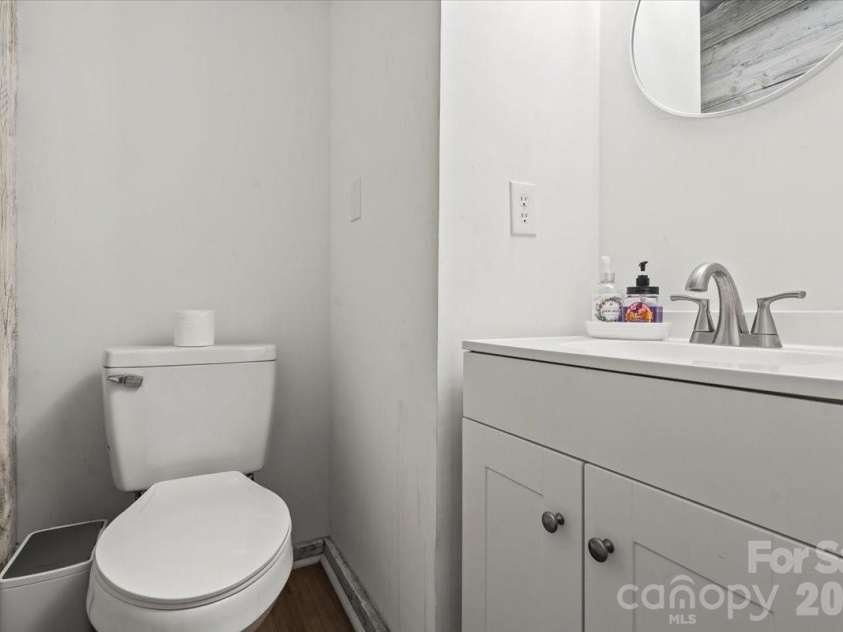 1715 Union Road, Matthews, NC 28104.  MLS# CAR4300417, YatesRealty ID 1914. 