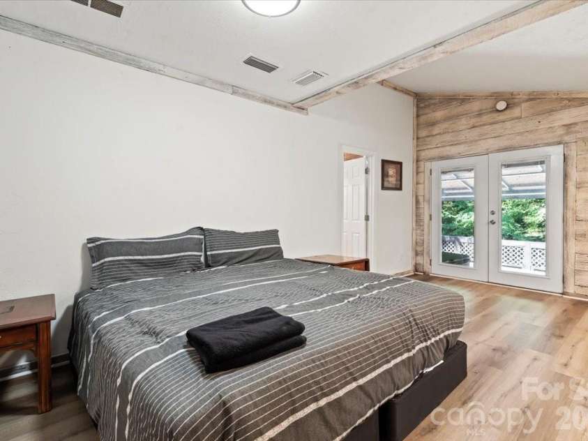 1715 Union Road, Matthews, NC 28104.  MLS# CAR4300417, YatesRealty ID 1914. 