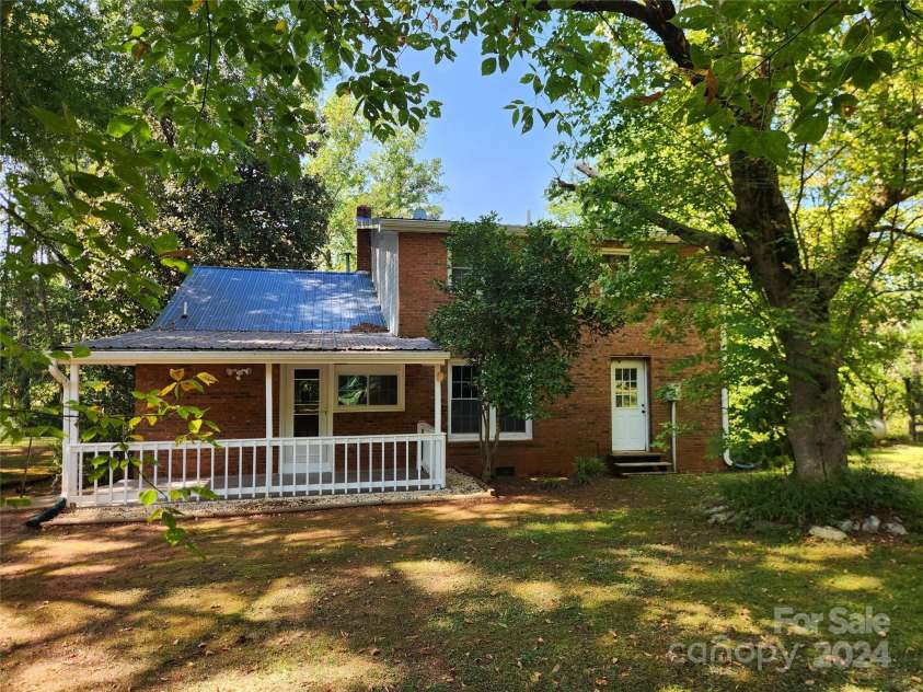 207 Southwinds Drive, Rutherfordton, NC 28139.  MLS# CAR4182508, YatesRealty ID 1914. 