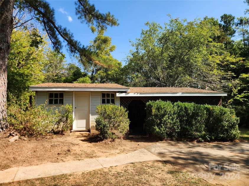 207 Southwinds Drive, Rutherfordton, NC 28139.  MLS# CAR4182508, YatesRealty ID 1914. 