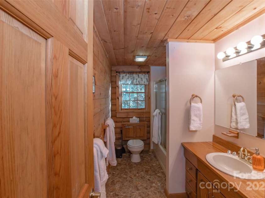 2311 Old Mountain Road, Mars Hill, NC 28754.  MLS# CAR4280251, YatesRealty ID 1914. 