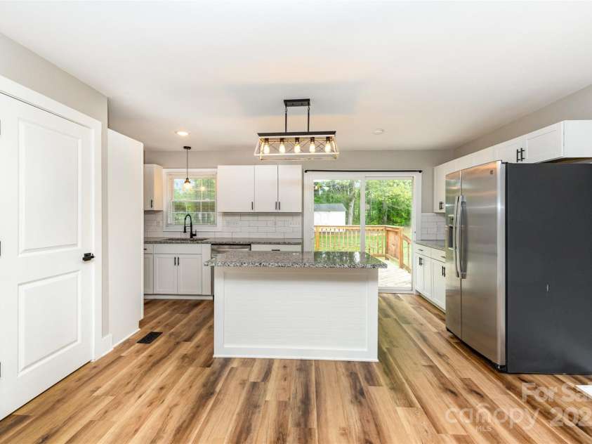 5316 Teakwood Drive, Kannapolis, NC 28083.  MLS# CAR4240983, YatesRealty ID 19140. Kitchen