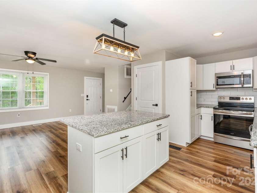 5316 Teakwood Drive, Kannapolis, NC 28083.  MLS# CAR4240983, YatesRealty ID 19140. Kitchen