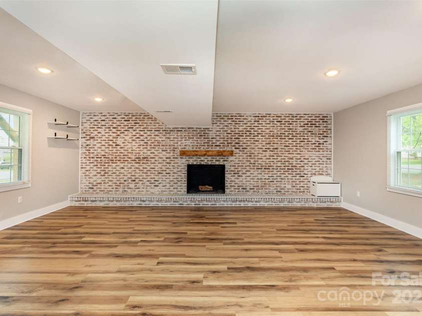 5316 Teakwood Drive, Kannapolis, NC 28083.  MLS# CAR4240983, YatesRealty ID 19140. Living Room