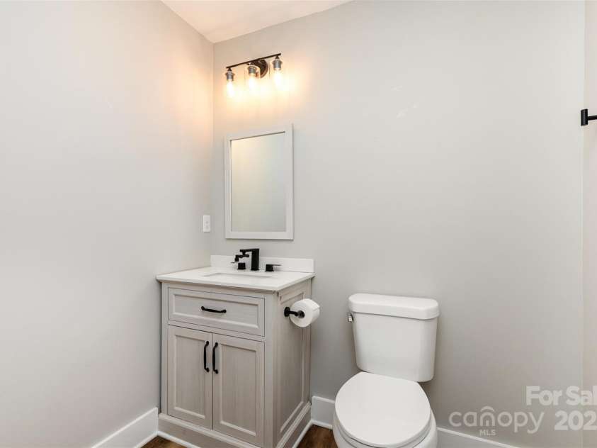 5316 Teakwood Drive, Kannapolis, NC 28083.  MLS# CAR4240983, YatesRealty ID 19140. Upper Level Bathroom