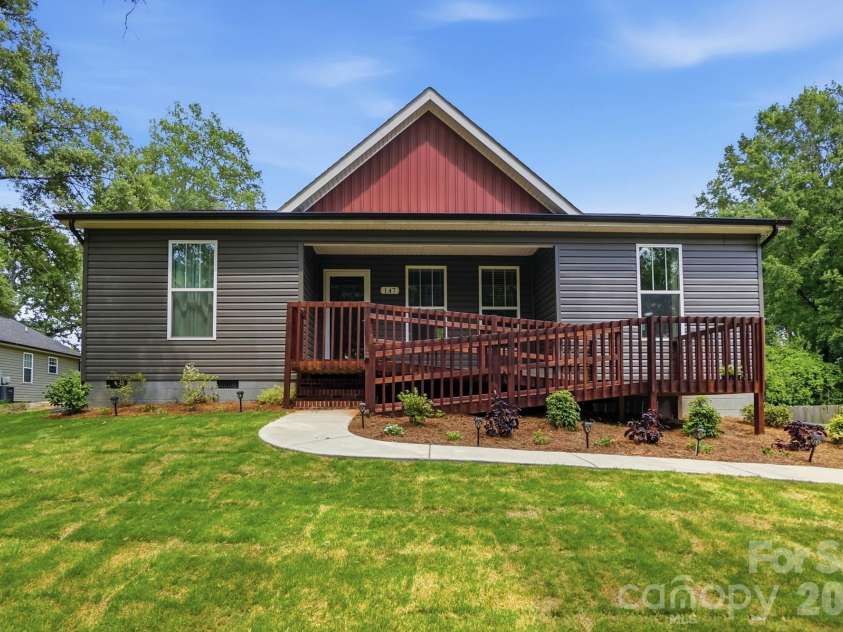 147 White Street, Concord, NC 28027.  MLS# CAR4349359, YatesRealty ID 19141. 