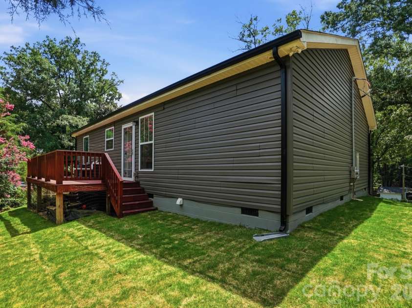 147 White Street, Concord, NC 28027.  MLS# CAR4349359, YatesRealty ID 19141. 