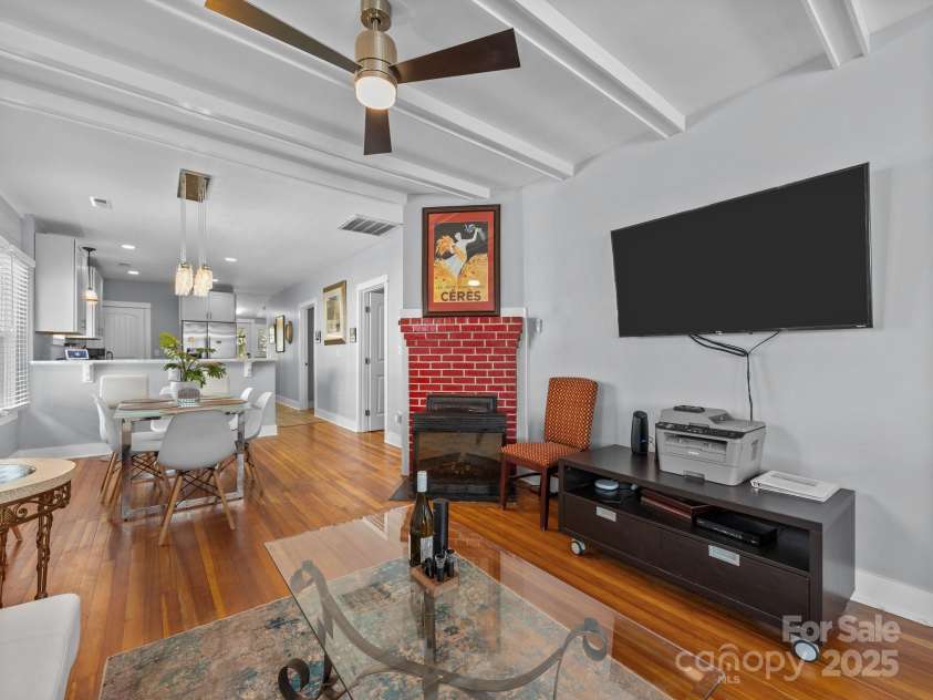 26 Hanover Street, Asheville, NC 28806.  MLS# CAR4241021, YatesRealty ID 19141. 