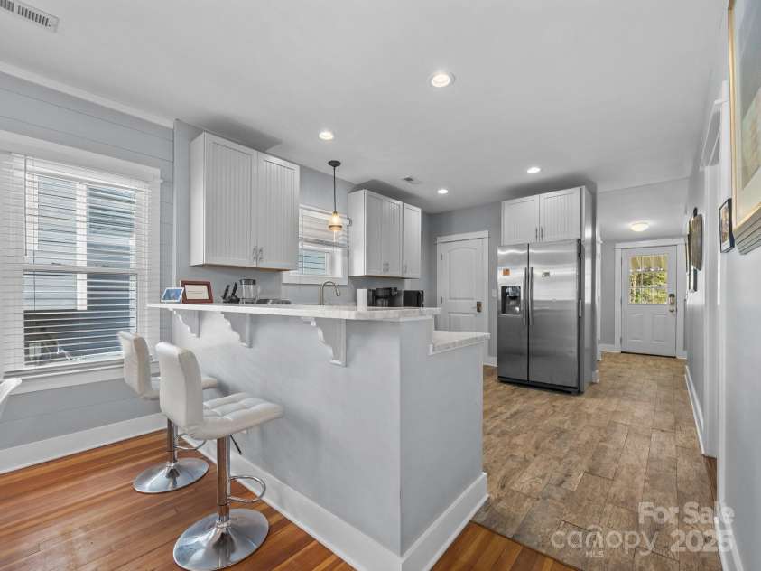 26 Hanover Street, Asheville, NC 28806.  MLS# CAR4241021, YatesRealty ID 19141. 