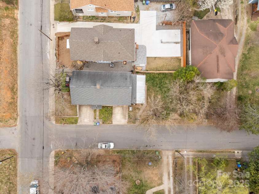 26 Hanover Street, Asheville, NC 28806.  MLS# CAR4241021, YatesRealty ID 19141. 