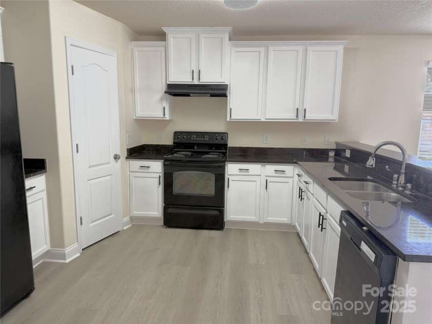 7534 April Mist Trail, Huntersville, NC 28078.  MLS# CAR4283212, YatesRealty ID 19143. 