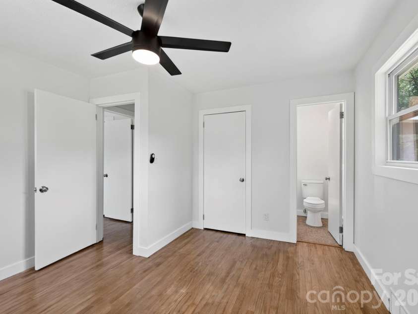 28 Pine Lane, Asheville, NC 28806.  MLS# CAR4403601, YatesRealty ID 19144. 
