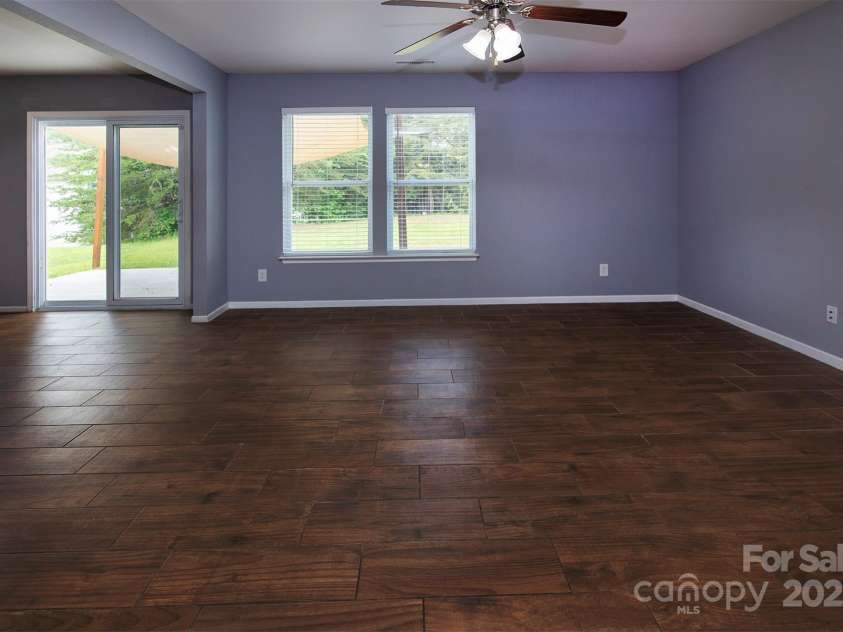 7623 Monarch Birch Lane, Charlotte, NC 28215.  MLS# CAR4266837, YatesRealty ID 19144. 