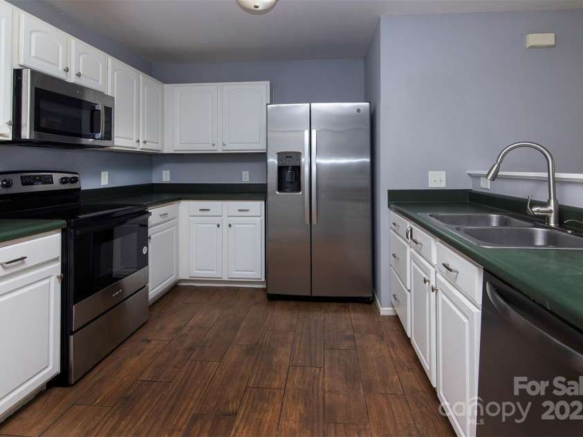 7623 Monarch Birch Lane, Charlotte, NC 28215.  MLS# CAR4266837, YatesRealty ID 19144. 