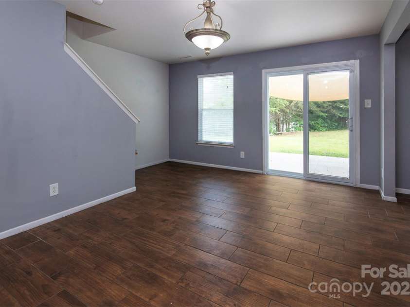 7623 Monarch Birch Lane, Charlotte, NC 28215.  MLS# CAR4266837, YatesRealty ID 19144. 