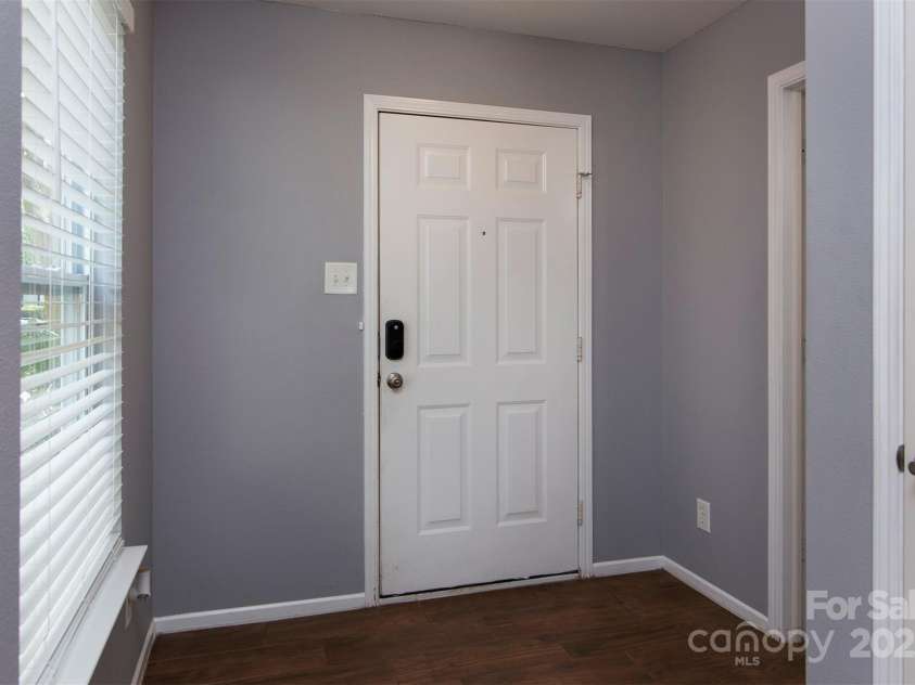 7623 Monarch Birch Lane, Charlotte, NC 28215.  MLS# CAR4266837, YatesRealty ID 19144. 