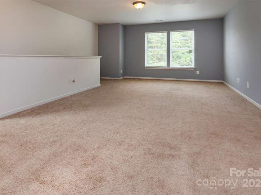 7623 Monarch Birch Lane, Charlotte, NC 28215.  MLS# CAR4266837, YatesRealty ID 19144. 