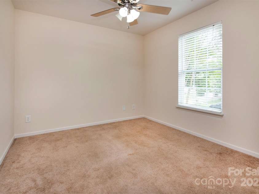 7623 Monarch Birch Lane, Charlotte, NC 28215.  MLS# CAR4266837, YatesRealty ID 19144. 