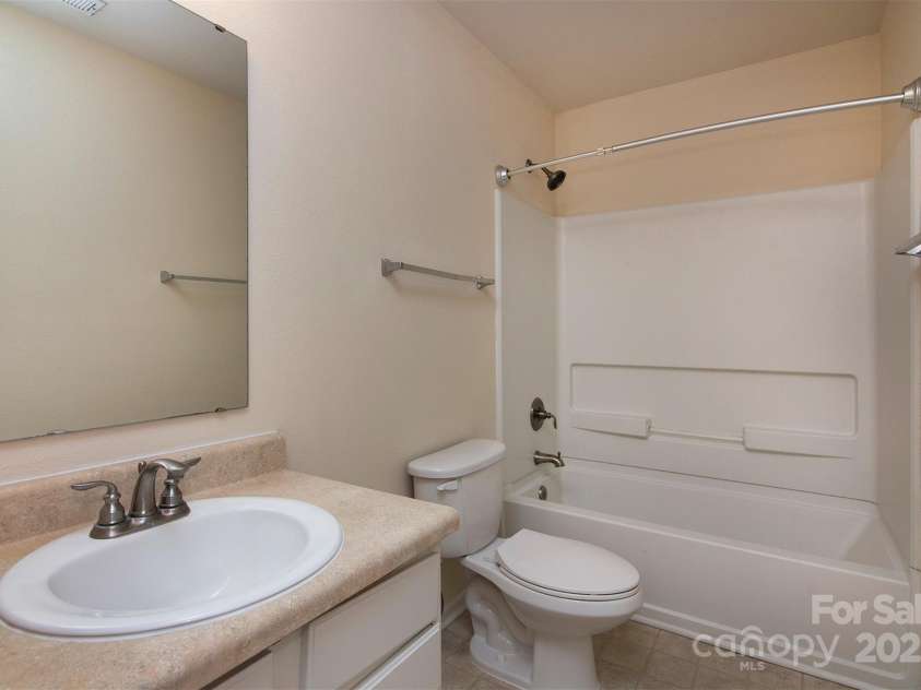 7623 Monarch Birch Lane, Charlotte, NC 28215.  MLS# CAR4266837, YatesRealty ID 19144. 