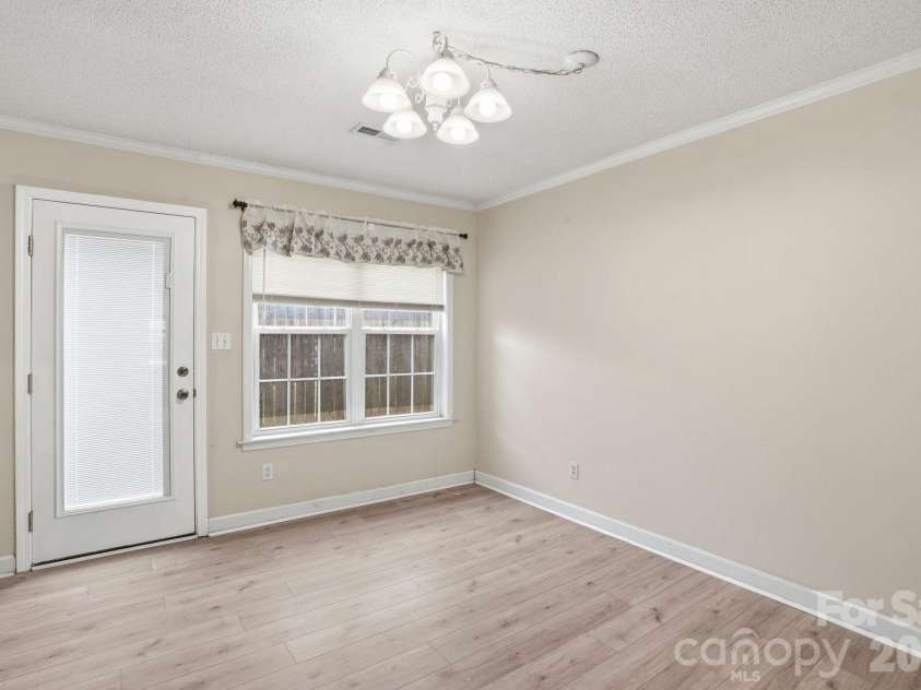 812 Maupin Avenue, Salisbury, NC 28144.  MLS# CAR4378032, YatesRealty ID 19146. Breakfast Area