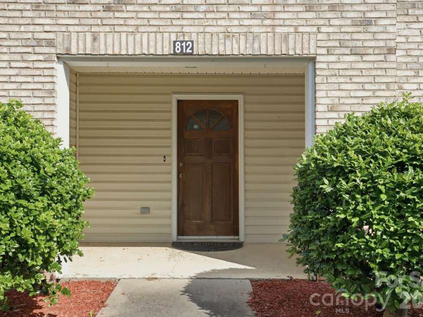 812 Maupin Avenue, Salisbury, NC 28144.  MLS# CAR4378032, YatesRealty ID 19146. Front Door - Entryway