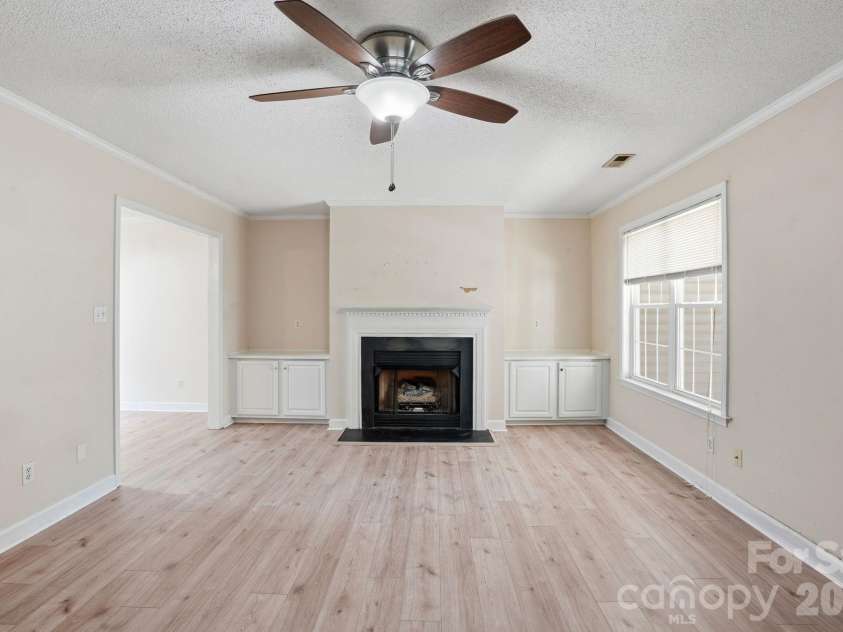 812 Maupin Avenue, Salisbury, NC 28144.  MLS# CAR4378032, YatesRealty ID 19146. L.R.