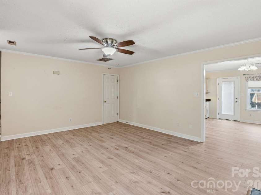 812 Maupin Avenue, Salisbury, NC 28144.  MLS# CAR4378032, YatesRealty ID 19146. L.R.